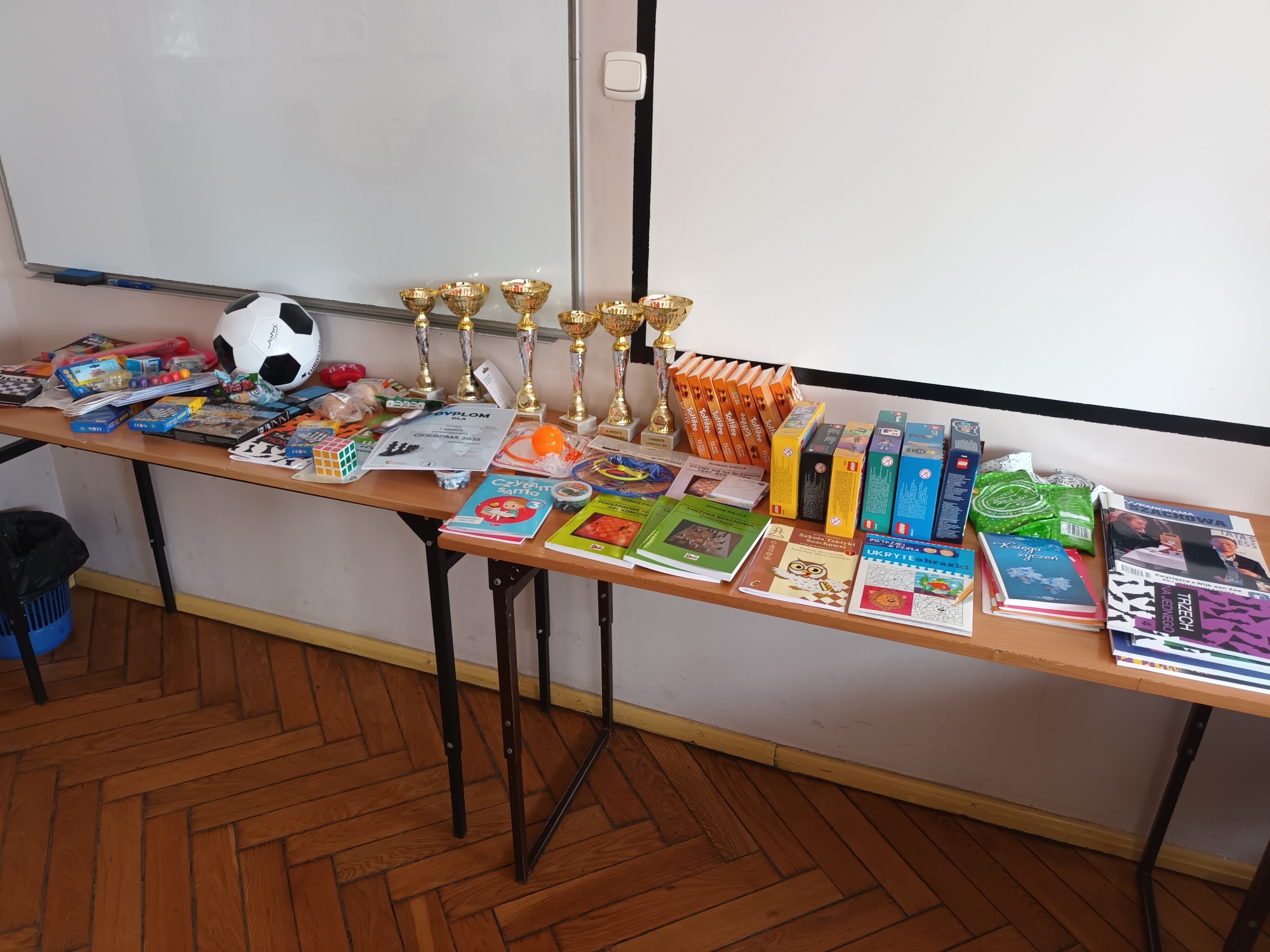 Nagrody dla uczestników turnieju szachowego