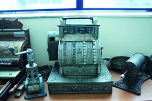 Stara kasa w muzeum chleba